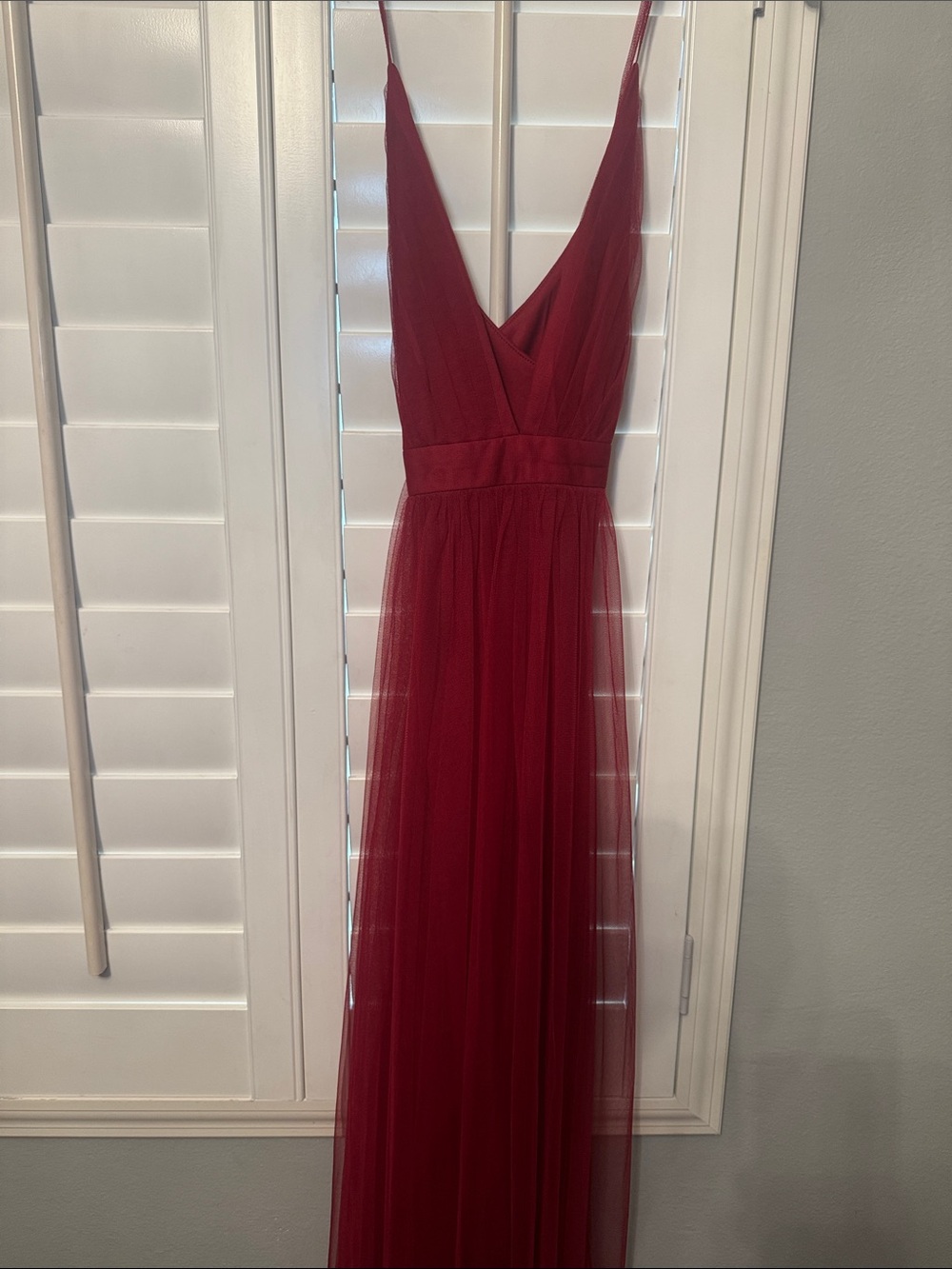Windsor Burgundy V-Neck Tulle Maxi Dress with Spaghetti Straps